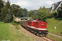 Am Nachmittag des 19.08.07 kehrt 112 646 mit dem Sonderzug aus Olbernhau zur�ck. Noch bei sch�nstem Sonnenschein durchf�hrt sie hier gerade Falkenau.