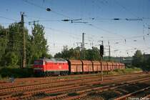 In frischem Farbkleid gl�nzt 241 697 am 18.08.07 in der Morgensonne, als sie den Kohleleerzug von Chemnitz-K�chwald nach Siegmar bef�rdert. Hier bei der Einfahrt in Chemnitz-Hbf.