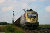 Heute bescherte mir der Zufall die sch�ne 1116 250 (250 Jahre Wolfgang Amadeus Mozart) f�r meinen Zug nach Passau. Wieder in Stephansposching, wie schon am Tag zuvor in Gegenrichtung mit der 1016 039, ein willkommener Halt am Blocksignal. :-)
 Wolferl  in der Niederbayerischen Pampa. 