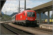 Achtung Bahnsteig zwei: �BB EuroCity 188  VAL GARDENA/GR�DNERTAL  von Verona nach M�nchen f�hrt ein. Die erste Klasse und der Speisewagen befinden sich im vorderen Zugteil.

Attention Platform two.
�BB EuroCity 188  VAL GARDENA/GR�DNERTAL  from Verona to M�nchen Hauptbahnhof is now arriving. The first class and the dinning Car Are in the section of the train. stand clear.
Nach der Ansage rollt die Wien S�dbahnhofer 1116 040 mit dem OEC 188  VAL GARDENA/GR�DNERTAL  von Verona nach M�nchen in Kufstein ein. (30.06.07)