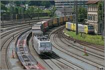 Die Bad Honnefer 185 537 schiebt den max.1300 Tonnen schweren DGS 43101  TRANSPED-EXPRESS  von Kufstein zum Brenner. (30.06.07)