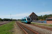Ein Lint41 der Privatbahngesellschaft Arriva Tog A/S, Skjern-Esbjerg, verl�sst den Bahnhof von Varde. N�chster Halt ist Varde-Kaserne. August 2007