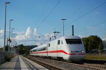 401 569-3 f�hrt am 24.08.07 durch den Bahnhof Amstetten (W�rtt.) mit Fahrtrichtung Ulm.
