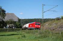 185 189-5 zieht am 24.08.07 einen gemischten G�terzug (Umleiter) am Kilometer 70,2 der Filsbahn in der N�he von Urspring Richtung Ulm vobei.