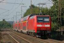 DB 146 002-1 schiebend als RE2 mit Ziel M�nster (Westfalen) am 24.08.2007 in Recklinghausen am Bahn�bergang B�rster Weg.