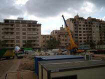 Mallorca/Palma,05.11.06,Bahnhof Palma,ganz links im Bild wird eine Rolltreppe angeliefert.