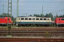 140 423-5, die letzte noch im Betrieb befindliche Lok in ozeanblau/beige in Deutschland, stand am 27.08.07 abgeb�gelt im Karlsruhe GBF.