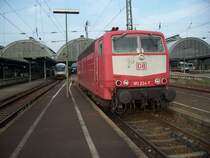 Lokportrait einer Lok, die noch das angenehmere Rot tr�gt. Am 27.08.07 steht die orientrote 181 224 in Karlsruhe und wartet auf ihren n�chsten Einsatz.
