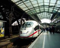 ICE 126 steht abfahrbereit im K�lner Hbf in Richtung Amsterdam