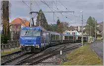 Die MOB  Ge 4/4 8001 fährt mit ihrem  GoldenPass Express 4065 von Interlaken Ost nach Montreux in Fontanivent durch und ist somit schon fast am Ziel ihrer Reise.

22. Dezember 2022
