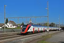 RABe 502 210-3 Twindexx durchfährt am 27.10.2022 den Bahnhof Rupperswil.