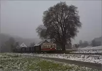 Weihnachtsfahrt des Kanderli.

VT 3 der Kandertalbahn mit dem Museumszug bei Hammerstein. Dezember 2022. 