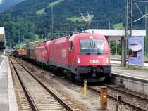 1216 36 und 1116 027-2 kommen mit einem G�terzug aus Reutte nach Innsbruck in Garmisch-Partenkirchen an. 17.08.07
