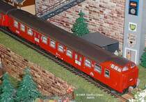 HERIS 14541, Modell des d�nischen ABns-Umbausteuerwagens mit roter Kanzel. Diese Wagen wurden aus den Bns-Steuerwagen mit �bergang umgebaut, ein Orginal-Foto ist unter D�nemark/Wagen/Steuerwagen zu finden.