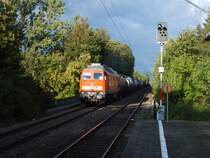 Ende M�rz 2007 fand ich 233 326-8 noch in L�beck vor. Am 05.09.2007 fuhr sie buchst�blich vor meiner Haust�r mit einem G�terzug aus 45 Wagen von M�hldorf nach M�nchen durch den Bahnhof Poing.