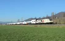 Sissach - 15. Februar 2023 : Re 460 019  Terre Sainte  am IR 2469 von Basel nach Zürich. 
Die Lok trägt eine Werbung zur 175 Jahre des bestehens der SBB.

Link zum Video : https://www.youtube.com/watch?v=K7gPHskw6Bs