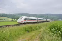 ICE 812 023-1 ist am 07.06.2023 in Richtung Fulda bei Reilos unterwegs.
