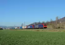 Sissach - 15. Februar 2023 : Re 474 016 + 003 mit einem KLV.

Link zum Video : https://www.youtube.com/watch?v=K7gPHskw6Bs