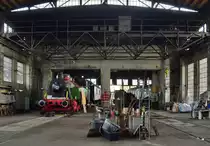 In der großen Halle direkt hinter dem Lokschuppen befindet sich die Lok 32. Sie wurde 1952 von Henschel unter der Fabriknummer 24919 für die Hüttenwerke Huckingen AG in Duisburg gebaut. 1966 wurde sie ausgemustert und auf einen Spielplatz aufgestellt. Im Mai 2004 erhielten der Verein Freunde des Bahnbetriebswerks Bismarck Förderverein e.V. Gelsenkirchen die Lok.

Gelsenkirchen Bismarck 07.01.2023