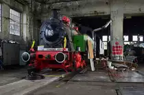 Direkt neben dem Eingang ins BW Gelsenkirchen Bismarck befindet sich die Lok 32. Sie wurde 1952 von Henschel unter der Fabriknummer 24919 für die Hüttenwerke Huckingen AG in Duisburg gebaut. 1966 wurde sie ausgemustert und auf einen Spielplatz aufgestellt. Im Mai 2004 erhielten der Verein Freunde des Bahnbetriebswerks Bismarck Förderverein e.V. Gelsenkirchen die Lok.

Gelsenkirchen Bismarck 07.01.2023