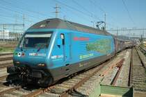 Auch der letzte D 1385 nach Villa S.Giovanni wurde nicht in der Originalbespannung gef�hrt. Zum Einsatz kam die Re 460 071. Aufgenommen am 26.8.07 in Z�rich Altstetten. Im Jahre 2008 wird dieser saisonale Autoreisezug nicht mehr verkehren.