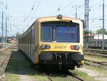 SNCF Wagengarnitur f�r Wendez�ge in Thionville am 16.05.2004.