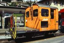 RhB - Tm 2/2 24 am 04.09.1996 in St.Moritz - Rangiertraktor - �bernahme: 01.03.1965 - RACO1719/CUMMINS - 69 KW - Gewicht 9,00t - Zuladung 2,00t - L�P 5,06m - zul�ssige Geschwindigkeit 4/8/17/30/60geschleppt km/h - �3=22.06.1989 �1=23.06.1995 - Logo nur RhB - Heimatstation: St.Moritz - Lebenslauf: ex Tm 2/2 60 - 22.06.1989 Tm 2/2 24 - 20.03.2007 Abbruch. Hinweis: gescanntes Dia
