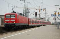143 632-8 f�hrt am 06.09.07 mit S1 nach Lauf (links Pegnitz) auf Gleis 3 des N�rnberger HBFs ein.