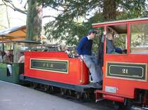 Tender der Dampflok  Greif  der Karlsruher Schlogartenbahn, aufgenommen am 12.04.2004.