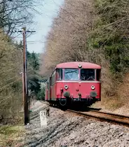 Uerdinger Schienenbuszug auf der DB-Nebenbahn Göppingen - Schwäbisch Gmünd, 24.04.1984