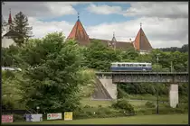 Eines der Standartmotive auf der Radkersburgerbahn ist die Ausfahrt Spielfeld Starss über die Brücke mit dem Schloss im Hintergrund. Gehört natürlich dazu . 17.Juni 2023