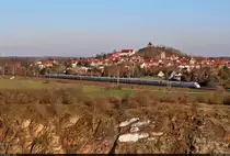 Ein verkürzter 401 passiert die Stadt Landsberg (Saalekreis) am Gützer Berg.

🧰 DB Fernverkehr
🚝 ICE 838 (Linie 15) Berlin Gesundbrunnen–Frankfurt(Main)Hbf [+20]
🕓 1.3.2023 | 16:23 Uhr