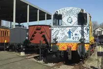 Delfts Blau ist ein Porzellanstilierung vn die 17.Jahrhundert aus die Niederlände. Ex-NS 673 tragt am 12 März 2012 ins Utrechter NSM auch Delfts Blau -es bleibt jedoch zu hoffen, das die Rangierlok stärker ist als nür Porzellan...