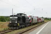 Am Nachmittag des 16.06.2023 zog die EBS 202 738-1 in Naumburg (S) Hbf die EBS 187 420, die FWK 155 195, die FWK 143 056 und die FWK 143 124 nach Karsdorf. 