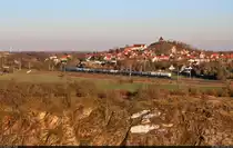 Kesselzug mit 248 023-4 (Siemens Vectron Dual Mode) unterwegs bei Landsberg (Saalekreis) Richtung Bitterfeld. Nachgeschossen vom Gützer Berg.

🧰 RIVE Rail Leasing Limited (RRL), eingestellt bei der northrail GmbH und vermietet an die Schienen Komplex Logistik Magdeburg GmbH & Co. KG (SKL)
🕓 1.3.2023 | 16:55 Uhr