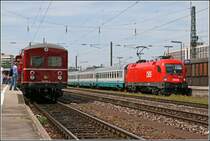 Nachdem ich sie am 25.06.07 in Rosenheim erwischte, (ID 119159) legt die Wiener 1016 039 mit dem EC 87  TIEPOLO , von M�nchen nach Venezia Santa Lucia in M�nchen Ost einen kurzen Stop ein. Links steht 865 606 aus Stuttgart. (01.07.07)