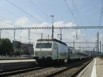 Die Re 456 096 zieht am 7.9.2007 den Voralpen-express aus Pf�ffikon SZ in Richtung Romanshorn.