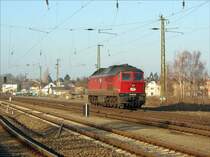 W�hrend wir auf die Sonderz�ge mit 03 1010 und 03 2204 warten, kommt in der Gegenrichtung die Ludmilla W 232.03 (ex DB 242 005)  von ITL vorbei - bei Dresden-Cossebaude, 02.12.2006 

