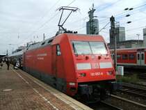 BR 101 057-8 im Schub des IC 2114 nach HH Altona auf Gleis 8
in Dortmund Hbf.(07.09.2007)