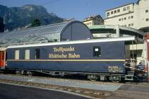 RhB - Xa-v 9399 am 05.06.1993 in Thusis - gedeckter Dienstwagen 4-achsig (Treffpunktwagen/Infowagen der RhB) - Baujahr 1913 - SWS - Gewicht 15,70t - Zuladung 5,00t - L�P 14,43m - zul�ssige Geschwindigkeit 60 km/h - �2=12.05.1989 - Lebenslauf: ex Z� 324 - 1928 Z� 29 - 1954 ausr - 1954 Z4� 87 - 12.05.1989 Xa-v 9399 - 08/1998 WS 3901 - 01/2006 ausr - 20.03.2006 Abbruch - Hinweis: noch ohne Laufwegtafel
