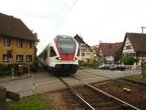526 651-5 als (Seehas) SBB36533 nach Konstanz bei der Einfahrt Allensbach 6.9.07