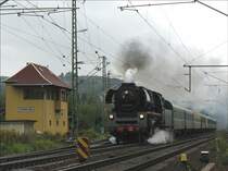 Wetterbedingte Notschlachtung von 35 1019 mit dem LDC-Sonderzug von Cottbus durch das Elbsandsteingebirge nach Decin (Tetschen-Bodenbach); Dresden-Cossebaude, 08.09.2007
