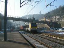 Lok 3007 verl�sst am fr�hen Wintermorgen des 03.03.04 den Bahnhof von Clervaux in Richtung L�ttich.