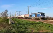 247 907-9  Helena  (Lok 251 | Siemens Vectron DE) zieht Kesselwagen von den Stickstoffwerken Piesteritz (SKW) nach Großkorbetha über die Leipziger Chaussee (B 6) in Halle (Saale).

🧰 InfraLeuna GmbH
🕓 3.5.2023 | 18:44 Uhr