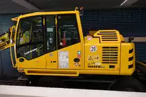 Hamburg am 18.7.2023, U-Bahnhof Billstedt: Atlas Zweiwegebagger 1604 ZWblue m. Abstützpratzen, D-AVHLB 99 80 9901 751-4, Baujahr 2022 /