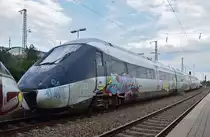Ziemlich mitgenommen sehen die 3 IC4 Züge 5883, 5834 und 5877 aus. Hier der Triebzug 5877. In Lüneburg wurde ein Tankstop für die Lok eingelegt as ein paar Aufnahmen der einzelnen Fahrzeuge ermöglichte. Die Triebzüge sind auf den Weg von Dänemark nach Rumänien wo sie eine neue Heimat finden.

Lüneburg 14.07.2023