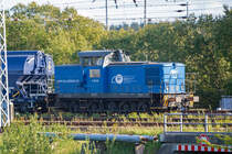 EGP V 60.06 bei Rangierarbeiten in Mukran. - 21.08.2023 - Sicht vom Radweg.
