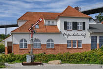 Der Hafenbahnhof in Sassnitz wurde 1897 eröffnet und war bis 1998 in Betrieb. (August 2023)