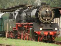 DR 50 3708-0 beim Kreuzungshalt im Bf Laucha (Unstrut); 08.09.2007 
