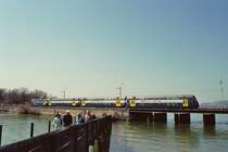 DPZ als S 5 Pf�ffikon SZ-Rafz auf dem Seedamm zwischen Rapperswil und Hurden im M�rz 2005.